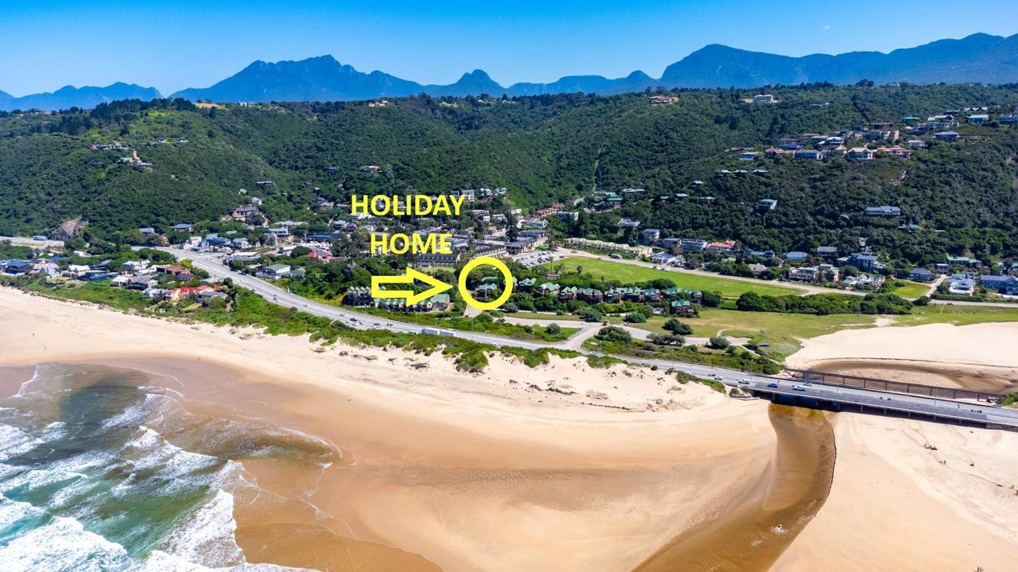 In The Centre Of - 250m From - Sleeps 6